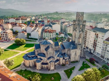 O Carballino, Ourense, Vera Cruz Tapınağı 'nın havadan görünüşü İspanya' nın en güzel şehirlerinden biri olarak kabul edilir.