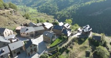 Cardet panoramik hava manzarası, Vall de Boi, Lleida Katalonya İspanya, Lleida ilinde