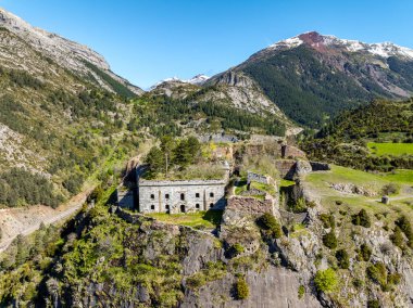 Coll de Ladrones Kalesi, İspanya 'nın Huesca eyaletindeki Canfranc Vadisi bölgesinde bulunan askeri bir kaledir.