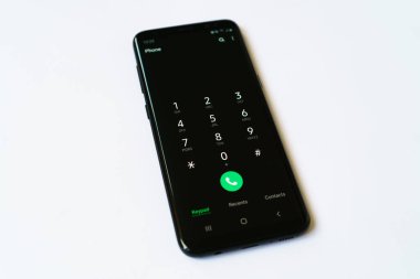 Aranacak ekran numaralarında akıllı telefon.