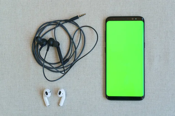Headphones and wireless headphones for mobile phone.