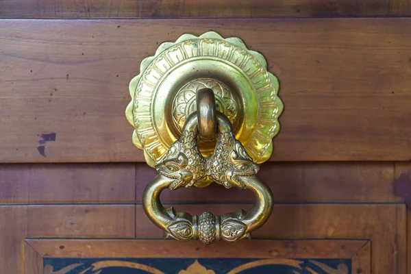 Golden Handle Wooden Door Buddhist Temple — Stock Photo, Image