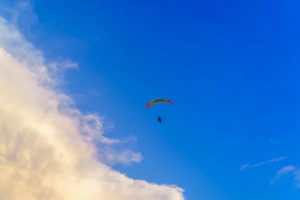 Paraglider Blue Sky Big Cloud — Stock Photo, Image