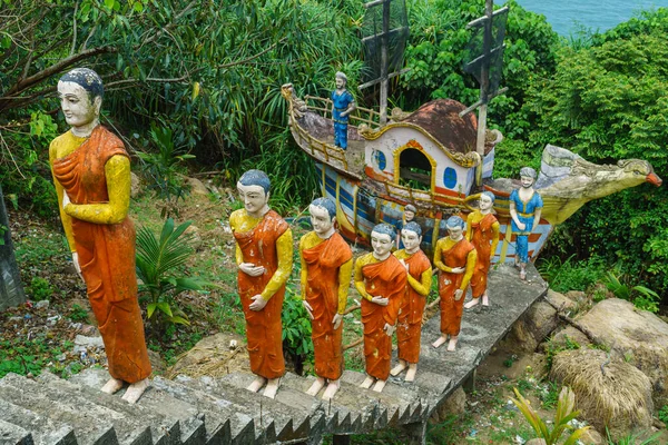 Estátua Monges Escadas Navio — Fotografia de Stock