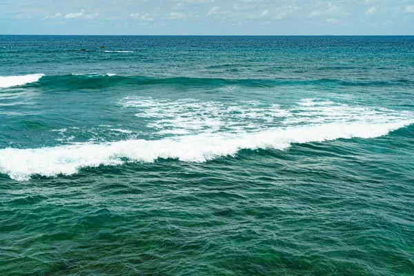 Türkiz Óceán Felszíne Hullámokkal Hullámokkal — Stock Fotó