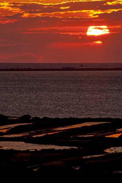 Cortadura 海滩上西班牙加的斯的日落 — 图库照片