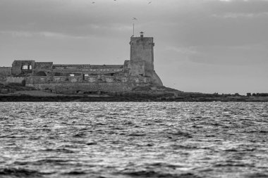 sancti petri castle, bir yatay