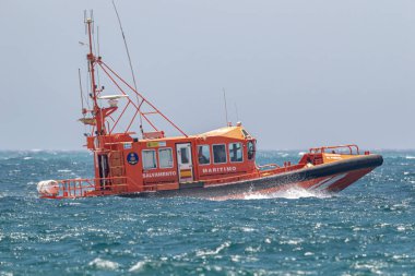 TORRE DEL MAR, MALAGA, SPAIN-JUL 14: İspanyol sahil güvenlik 14 Temmuz 2019 tarihinde Torre del Mar, İspanya 'nın Malaga kentinde düzenlenen 4.