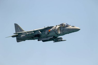 TORRE DEL MAR, MALAGA, SPAIN-JUL 14: AV-8B Harrier Plus adlı uçak, 14 Temmuz 2019 tarihinde İspanya 'nın Torre del Mar kentinde gerçekleştirilen 4.