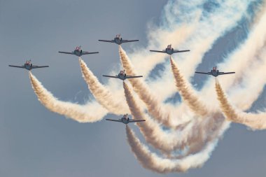 MOTRIL, GRANADA, SPAIN-JUN 28 Haziran: Patrulla Aguila 'nın CASA C-101 uçakları, 28 Haziran 2019 tarihinde Motril, Granada, İspanya' da düzenlenen 14.