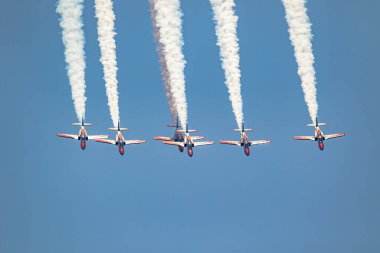 Motril, Granada, İspanya-Jun 30: Patrulla Aguila uçak Casa C-101 Haziran'da Torre del Mar 14 airshow bir sergiye katılan 30 Haziran 2019, Motril, Granada, İspanya