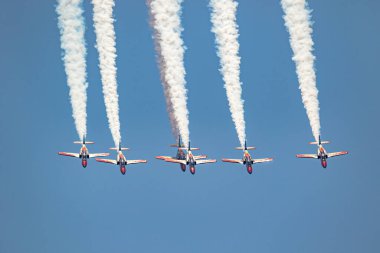 Motril, Granada, İspanya-Jun 30: Patrulla Aguila uçak Casa C-101 Haziran'da Torre del Mar 14 airshow bir sergiye katılan 30 Haziran 2019, Motril, Granada, İspanya