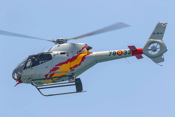 トレデルマール マラガ スパニン ジュール14 パトラアスパ ヘリコプターユーロコプターEc 120コリブリ 2019年7月14日にトレデルマル スペインのトレ マルで開催された4回目のエアショーに参加 — ストック写真