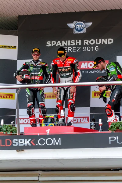 赫雷斯德拉弗龙特拉 西班牙 2016 西班牙阶段的超级摩托车世界冠军 颁奖典礼上 登上领奖台 Chaz 戴维斯 乔纳森 Rea — 图库照片