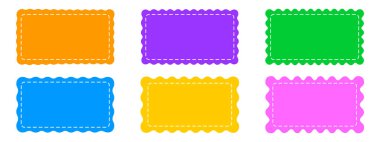 Deniztaraklı kenarlar ve dikiş çizgileri olan renkli dikdörtgen yamalar. Etiketler, etiketler veya beyaz arkaplanda yalıtılmış kıvrımlı kenarlı dikdörtgen kutular. Vektör düz resimleme.