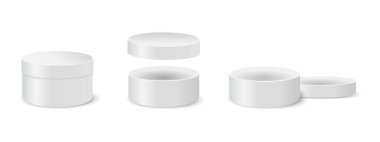 Kapalı ve açık kapaklı yuvarlak kutular. Hediyeler, şapkalar, kozmetik ürünler, ilaçlar, şekerler ve kurabiyeler için yuvarlak kaplar. Gümüş silindirik teneke ya da karton paketler. Vektör gerçekçi illüstrasyon.