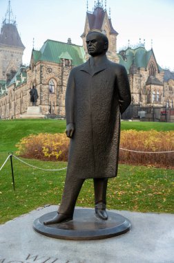 Ottawa, Ontario - 19 Ekim 2022 William Lyon MacKenzie King. Parliament Hill 'de heykel.