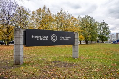 Ottawa, Ontario - 19 Ekim 2022: Kanada Yüksek Mahkemesi sonbaharda imzaladı.