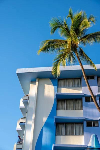 Honolulu Hawaii December 2022 Artsy Exterior Apartment Building Waikiki Painted —  Fotos de Stock