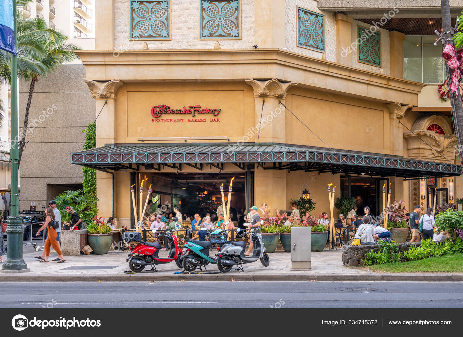 Honolulu Hawaii January 2023 Cheesecake Factory Kalakua Ave Waikiki