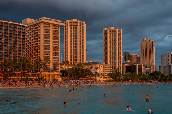Гонолулу Гаваї Грудня 2022 Вид Ваїкікський Пляж Діамантовим Голівцем Валкано — стокове фото