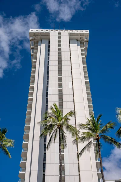 Honolulu Hawaii Diciembre 2022 Mirando Hacia Hotel Kalakaua Ave Waikiki —  Fotos de Stock