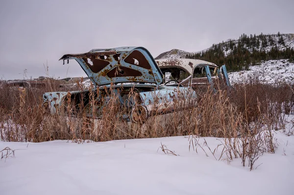 Veículos Abandonados Ambiente Badlands Frios — Fotografia de Stock