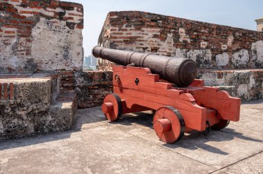 San Felipe de Barajas kalesinin surları, surları ve özellikleri görünüyor..