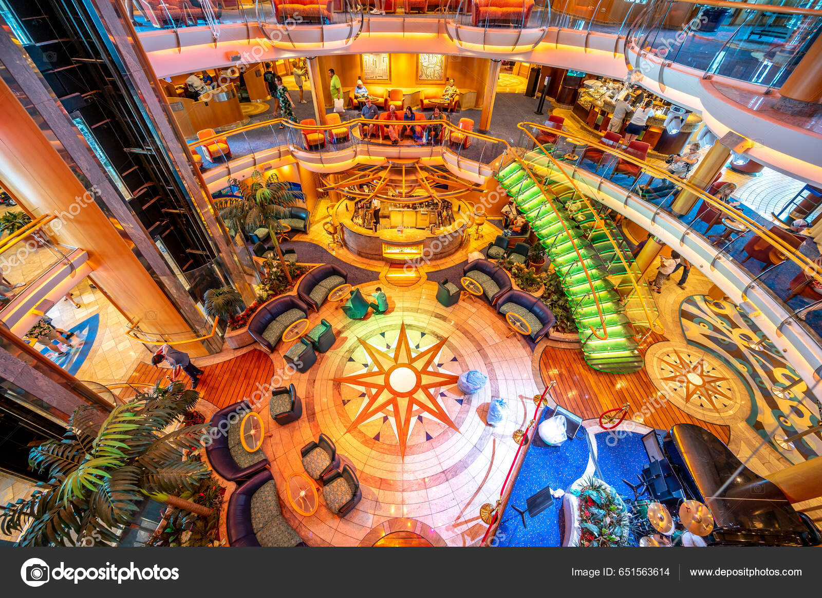 Centrum Shops on Brilliance of the Seas - Picture of Brilliance of