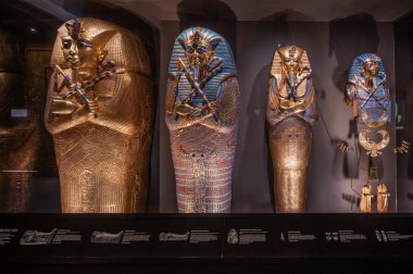 Houston, Teksas - 7 Nisan 2023: Houston Doğal Bilim Müzesi 'nde Mısır sergileri.