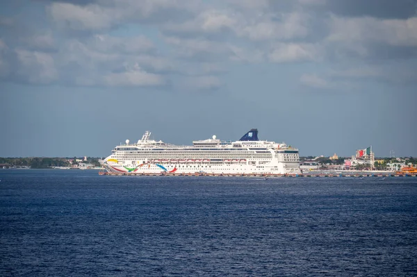Cozumel Mexiko April 2023 Blick Auf Das Kreuzfahrtschiff Norwegian Dawn — Stockfoto