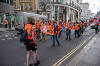 Londra, İngiltere - 19 Temmuz 2023: Londra 'daki Petrol Göstericilerini Durdurun.