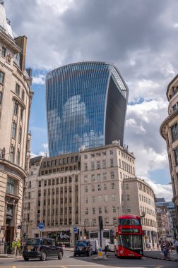 Londra, İngiltere - 19 Temmuz 2023: Londra 'daki ünlü telsiz binasının görüntüsü.