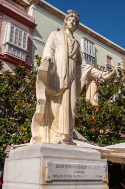 Cadiz, İspanya - 23 Temmuz 2023: Cadiz 'deki bir çiçek pazarında heykel.