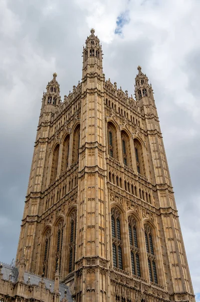 Вид Историческую Башню Виктория Парламента Лондоне — стоковое фото