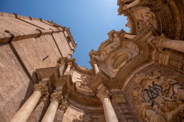 Valencia, İspanya - 25 Temmuz 2023: Güzel Valencia Katedrali, Çaresiz Virgen Bazilikası.