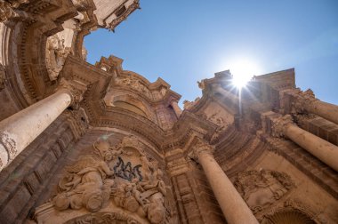 Valencia, İspanya - 25 Temmuz 2023: Güzel Valencia Katedrali, Çaresiz Virgen Bazilikası.