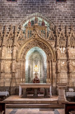 Valencia, İspanya - 25 Temmuz 2023: Kutsal emanetin Chepel 'i içindeki Kutsal Kase, Valencia Katedrali.