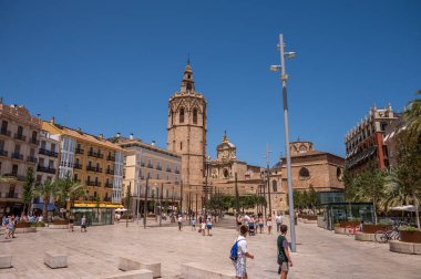 Valencia, İspanya - 25 Temmuz 2023: Güzel Valencia Katedrali, Çaresiz Virgen Bazilikası.