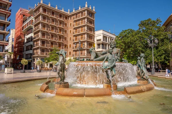 バレンシア スペイン 2023 バージンセントメアリー バレンシア大聖堂の広場にある噴水リオ トゥリア バージンのバシリカ ヘルプレス — ストック写真