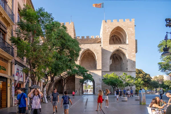 スペイン バレンシア 2023年7月25日 14世紀に建てられた記念碑的なセラーノ門のファサード — ストック写真