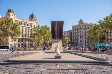 Barselona, İspanya - 27 Temmuz 2023: Barcelona 'da Plaza Katalonya.