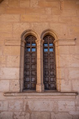 İspanya, Palma de Mallorca 'daki tarihi Bellver Kalesi manzarası.