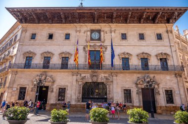 Palma de Mallorca, İspanya - 28 Temmuz 2023: Palma Plaza sokak manzaraları ve mimarisi.