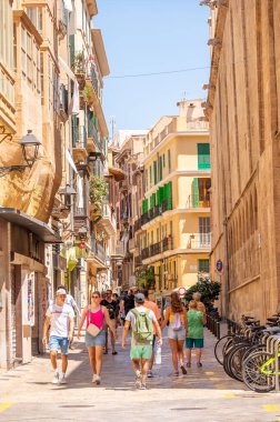 Palma de Mallorca, İspanya - 28 Temmuz 2023: Palma 'da güzel sokak manzaraları ve mimari.