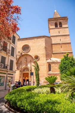 Palma de Mallorca, İspanya - 28 Temmuz 2023: Palma 'da güzel sokak manzaraları ve mimari.