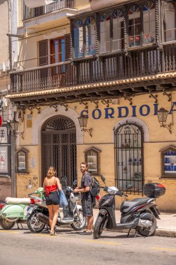 Palma de Mallorca, İspanya - 28 Temmuz 2023: Palma 'da güzel sokak manzaraları ve mimari.