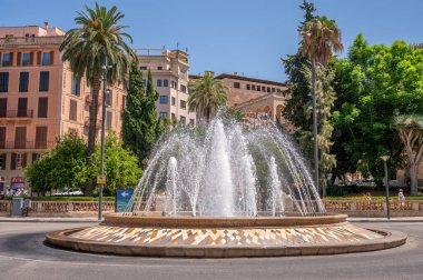 Palma de Mallorca, İspanya - 28 Temmuz 2023: Palma 'da güzel sokak manzaraları ve mimari.