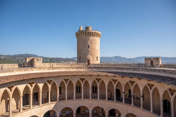 Άποψη Του Ιστορικού Κάστρου Bellver Στην Πάλμα Ντε Μαγιόρκα Ισπανία — Φωτογραφία Αρχείου