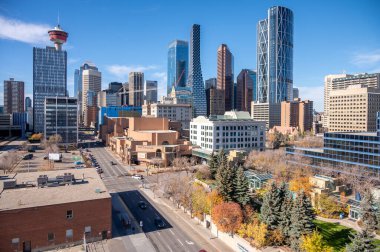 Calgary, Alberta - 9 Ekim 2023: Sonbaharda Calgary 'nin ufuk çizgisi.